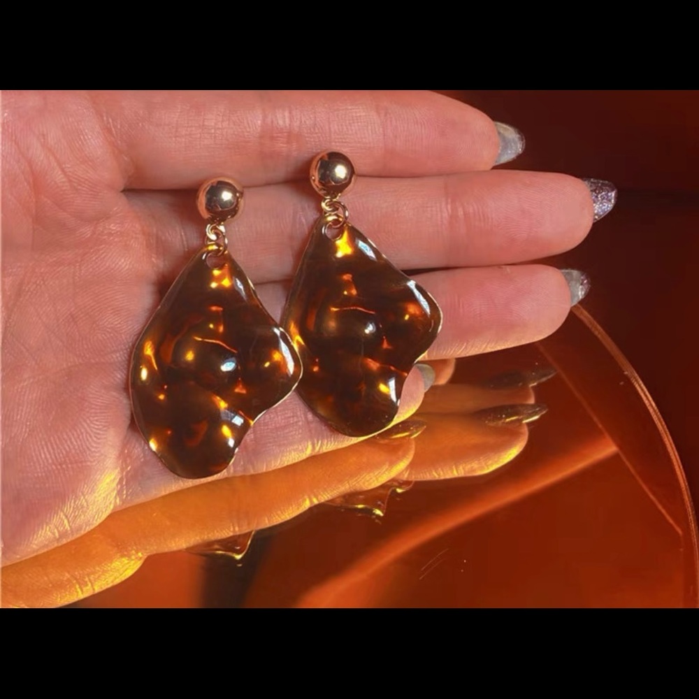 Vintage style earring